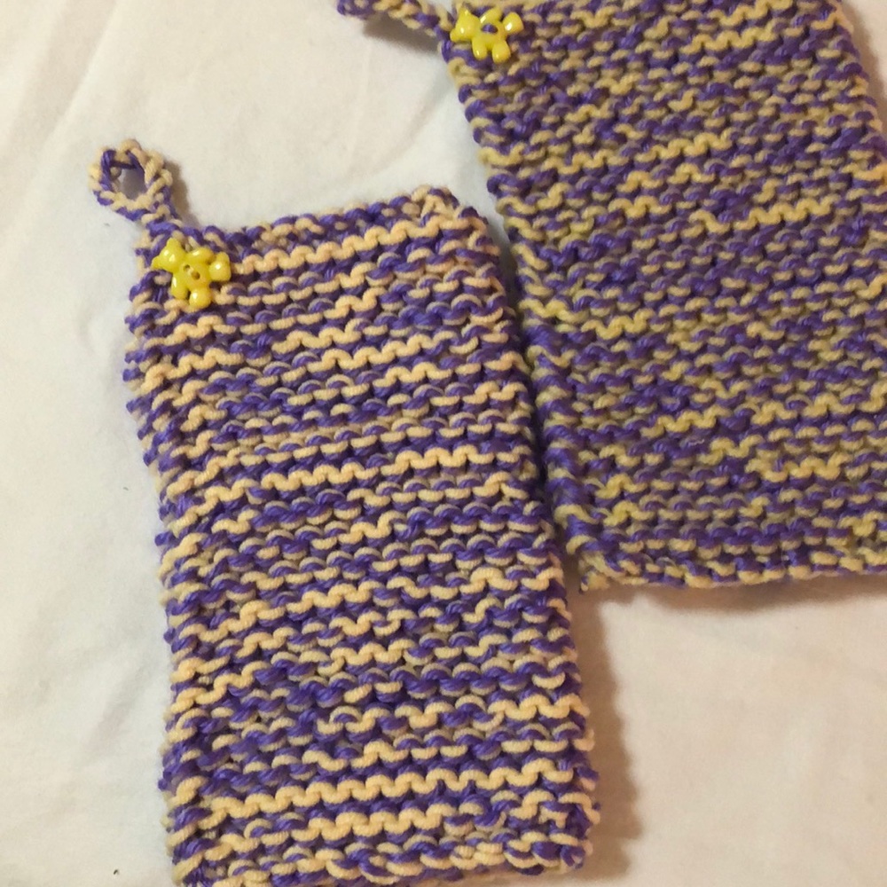 Brand New Two(2) Hand Knitted Potholders.